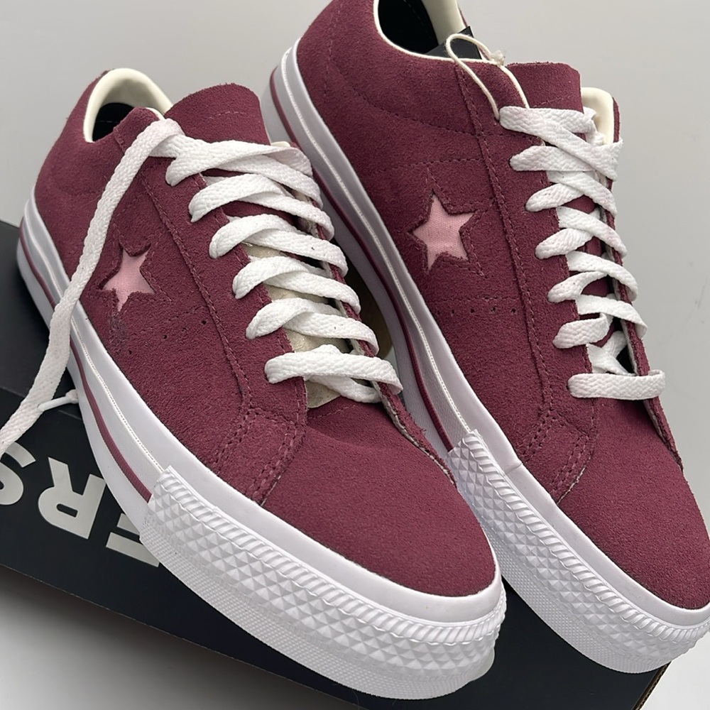 Converse Men’s Burgundy Sneakers with Star Detail
A11099C
ONE STAR PRO OX GREY/ - Picture 6 of 16